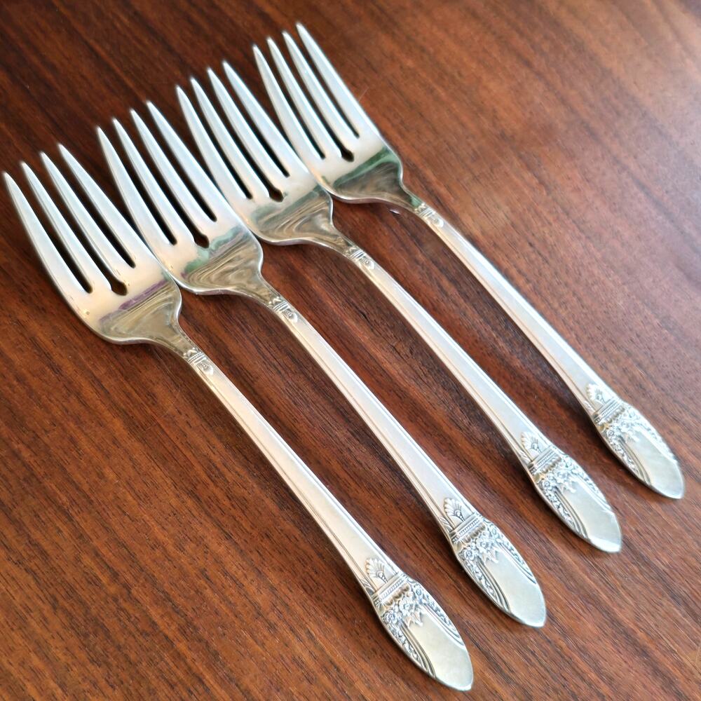 Vintage 1847 Rogers Bros FIRST LOVE 4 Salad Forks Silverplate Art Deco Cottage